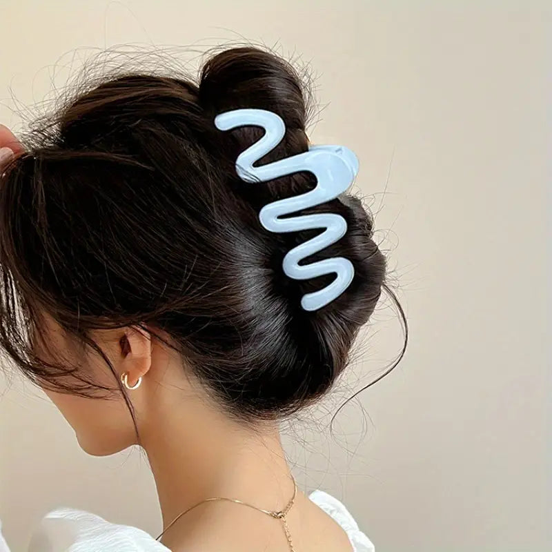 Elegant Wave Line Claw Clips