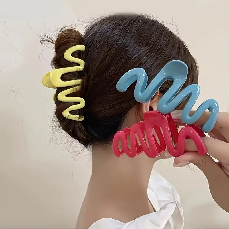 Elegant Wave Line Claw Clips