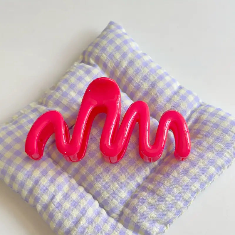 Elegant Wave Line Claw Clips