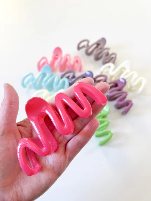 Elegant Wave Line Claw Clips