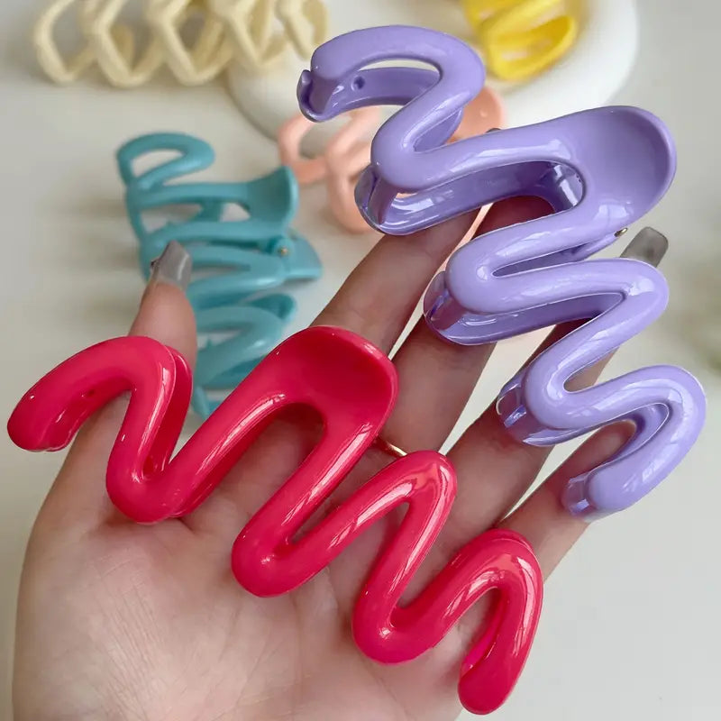 Elegant Wave Line Claw Clips