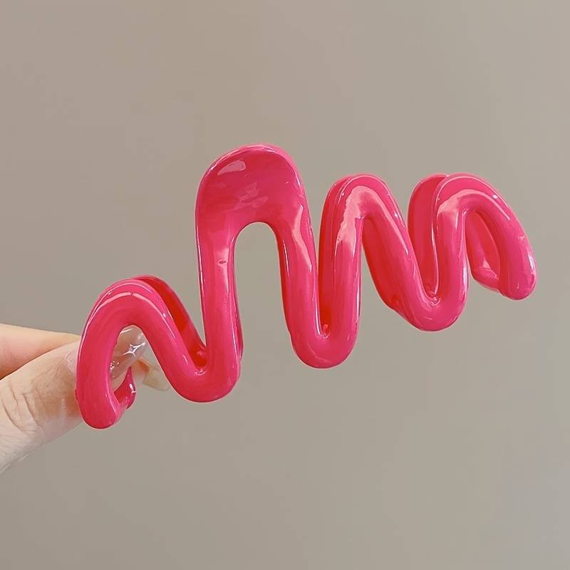 Elegant Wave Line Claw Clips