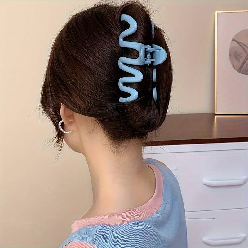 Elegant Wave Line Claw Clips