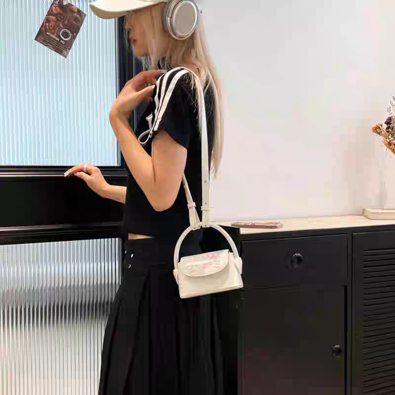 Cute Korean Fashion Hello Kitty Sling Bag