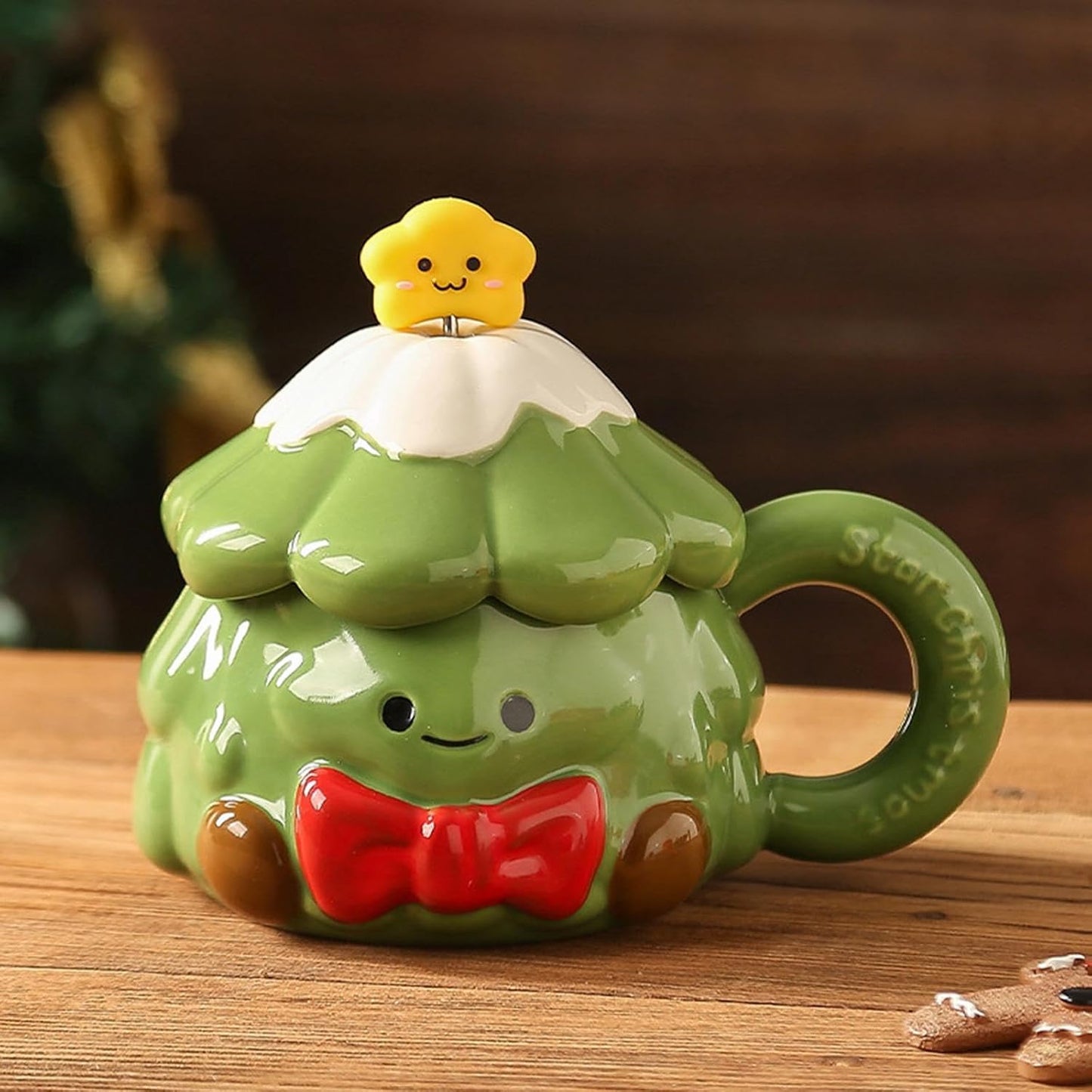 Christmas Tree-Shaped Ceramic Mug With Lid