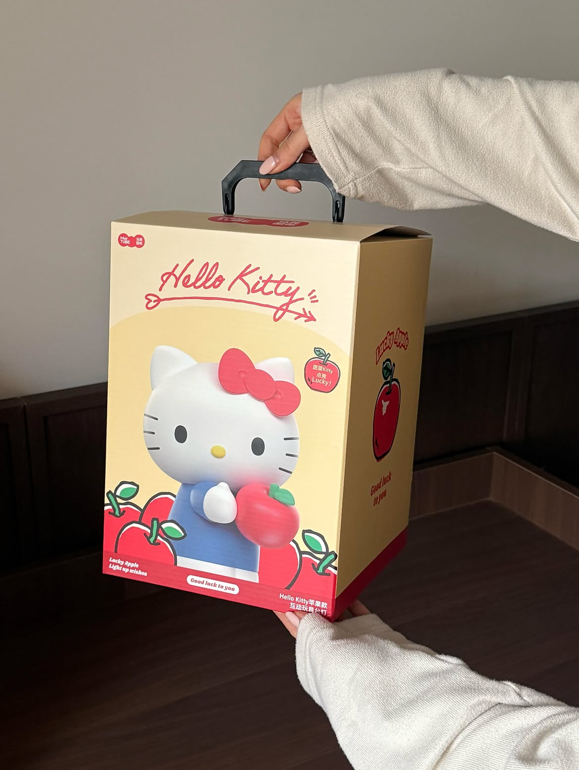 Hello Kitty Lucky Apple Table Lamp