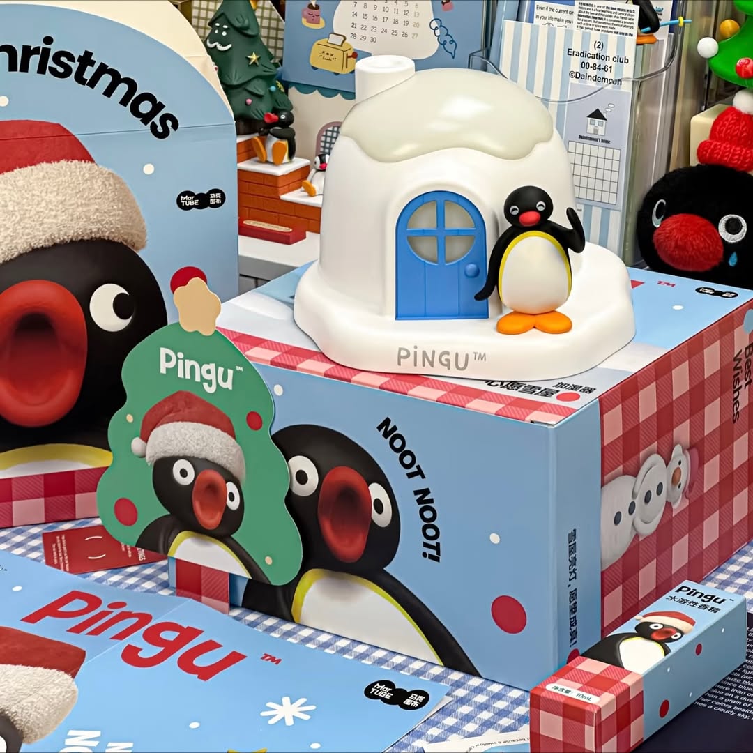 Martube Pingu Humidifier + Soft Lamp (Christmas Edition)- Preorder