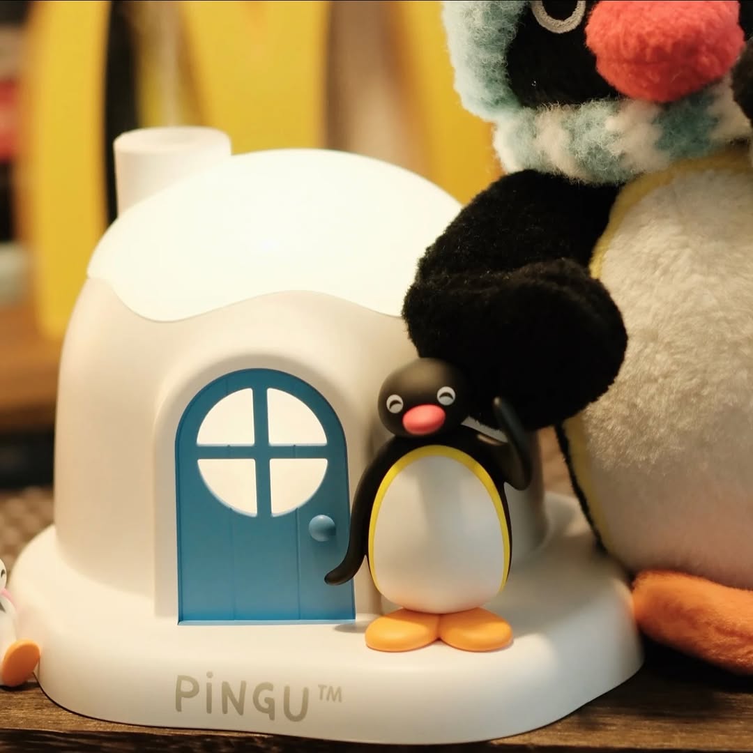 Martube Pingu Humidifier + Soft Lamp (Christmas Edition)- Preorder
