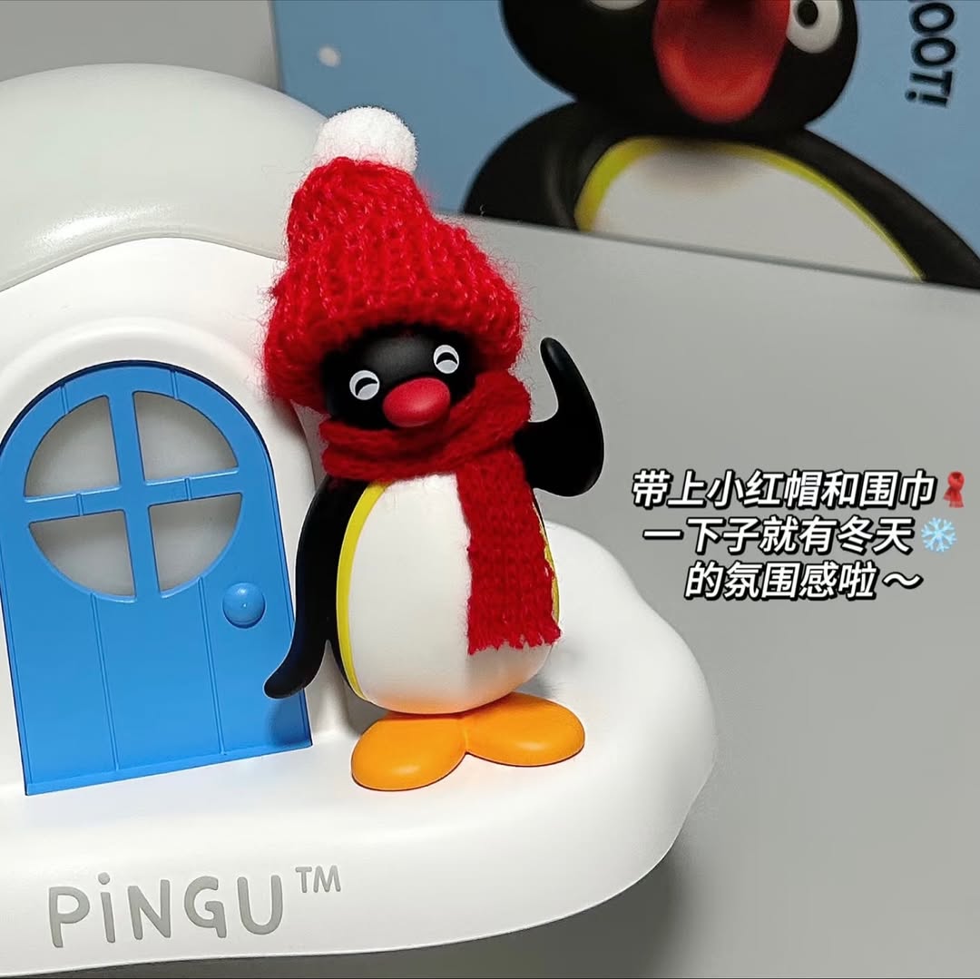 Martube Pingu Humidifier + Soft Lamp (Christmas Edition)- Preorder