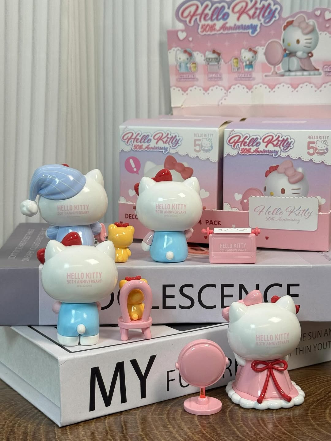 Hello Kitty Daily Life Series - Official