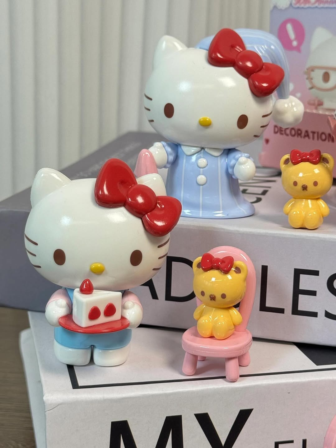 Hello Kitty Daily Life Series - Official