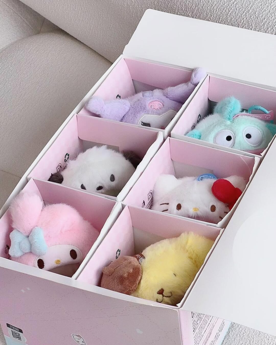 Zzoton x Sanrio Love League Buddies Series Vinyl Plush Keychain Blind Box