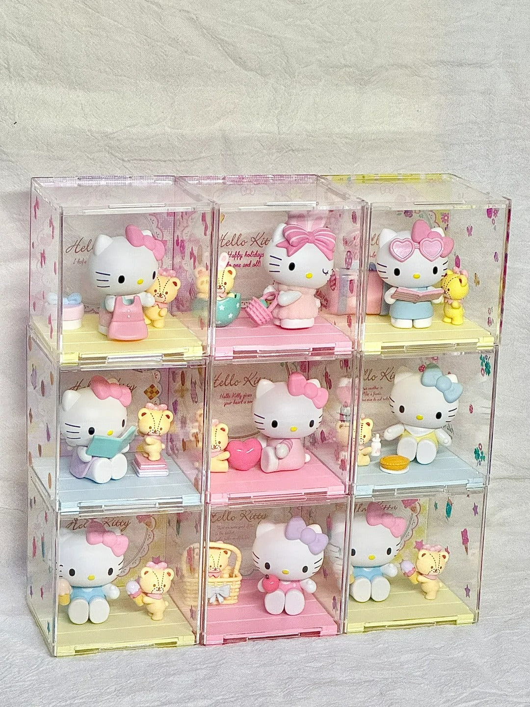 Hello Kitty Sweetheart Playmate Blind Box