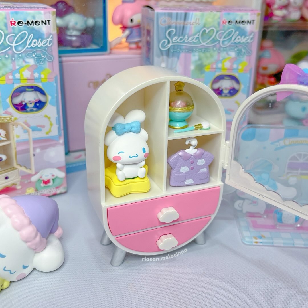 Hello Kitty And Friends Blind Box Mini Figures (Cinnamoroll Secret Closet)