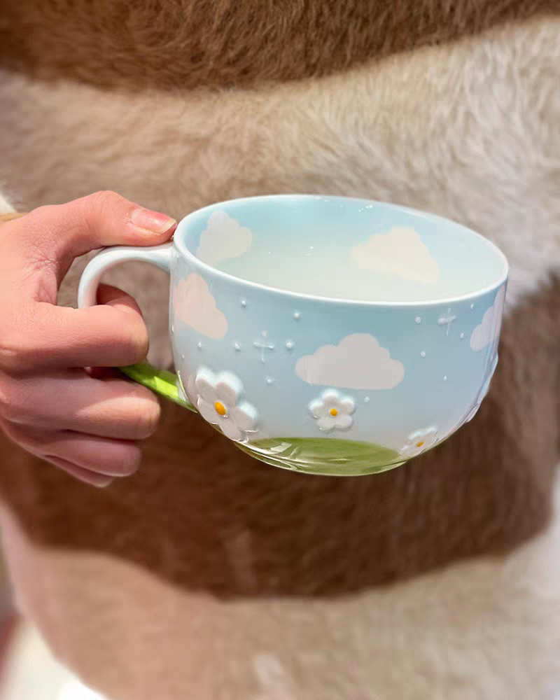 Hand-Painted Ceramic Breakfast Mug with Embossed Floral Cloud Design – Large Capacity for Milk & Oatmeal