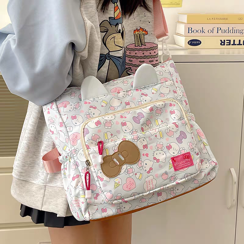 Hello Kitty Carry Me College Bag