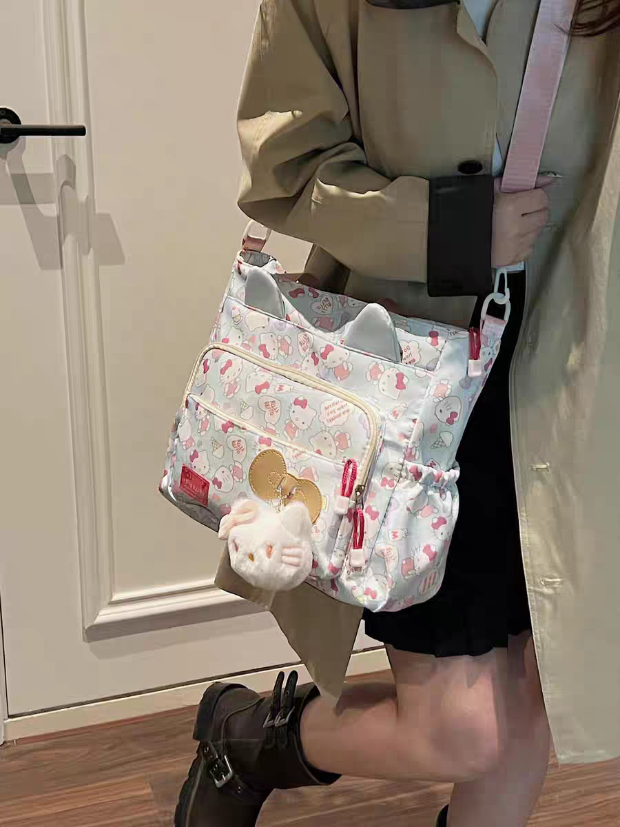 Hello Kitty Carry Me College Bag
