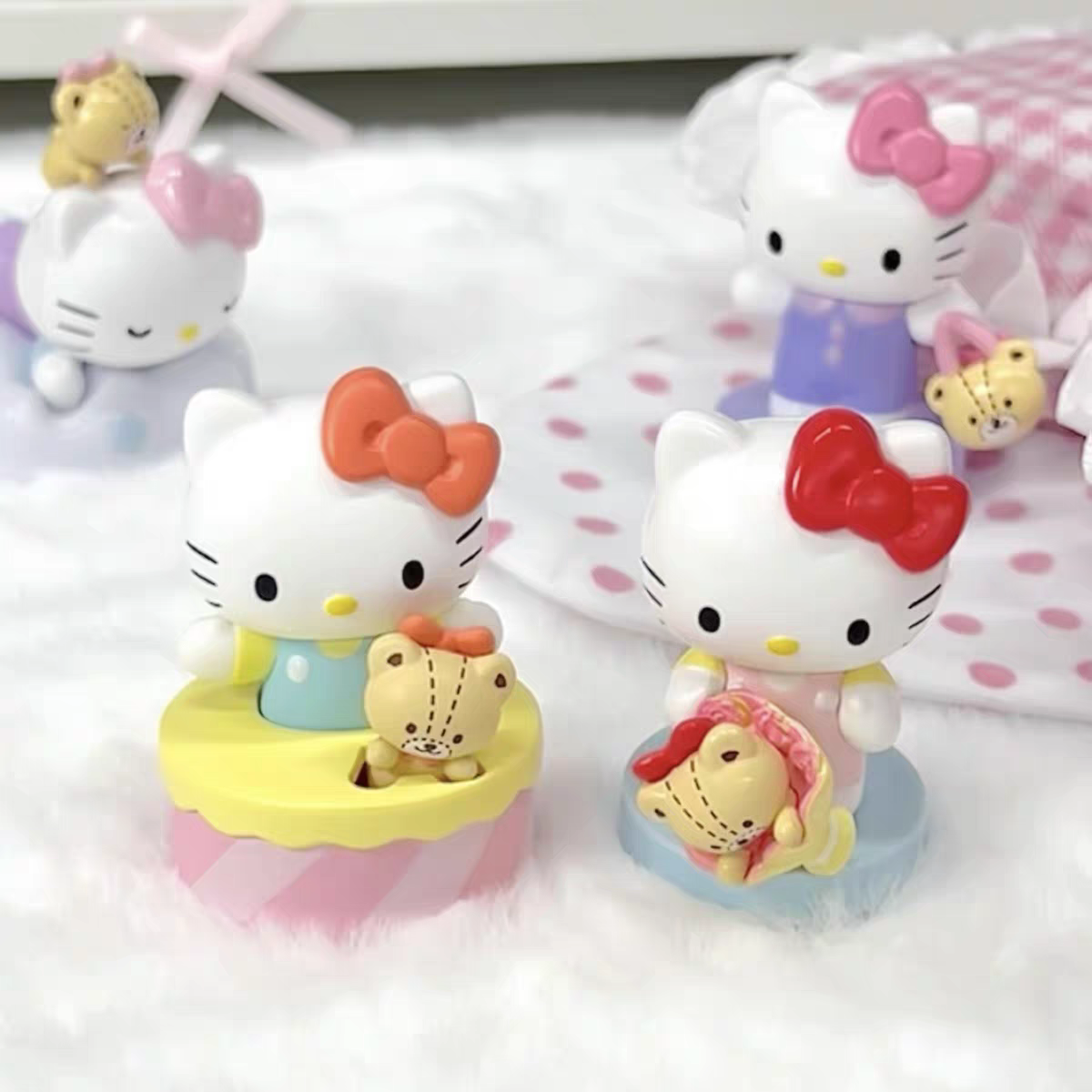 Moetch Sanrio Hello Kitty Childlike Pony Bean / Accompanying Mark Series Blind Bag